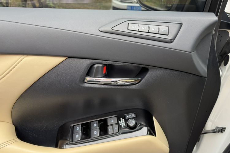 Used Toyota Alphard 2018 Revised Version 3.5L Luxury Edition Interior 10