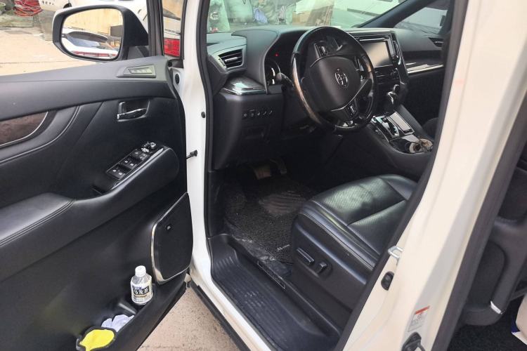 Used Toyota Alphard 2018 Revised Version 3.5L Premium Edition Interior 2