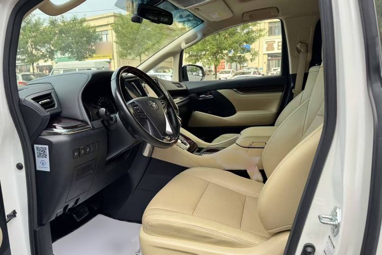 Used Toyota Alphard 2018 3.5L Luxury Edition Interior 2