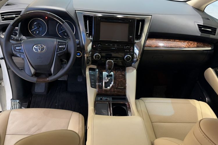 Used Toyota Alphard 2018 Revised Version 3.5L Luxury Edition Interior 3