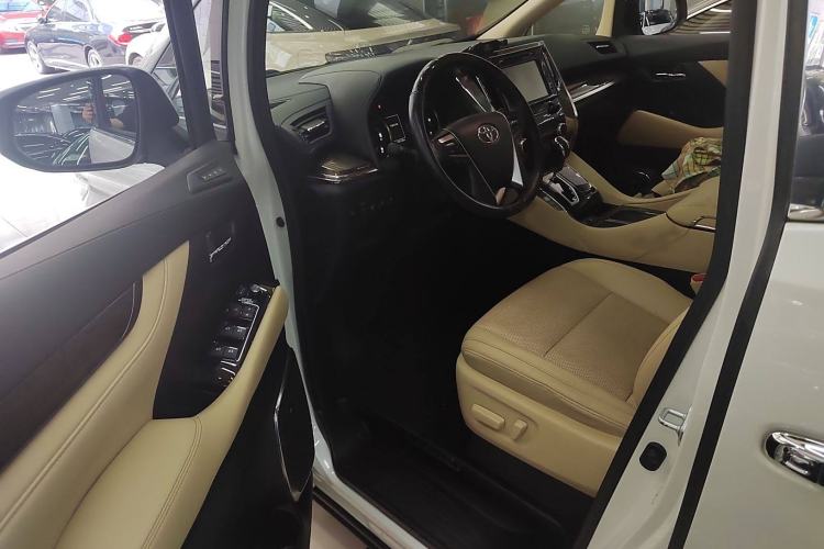 Used Toyota Alphard 2018 Revised Version 3.5L Premium Edition Interior 3