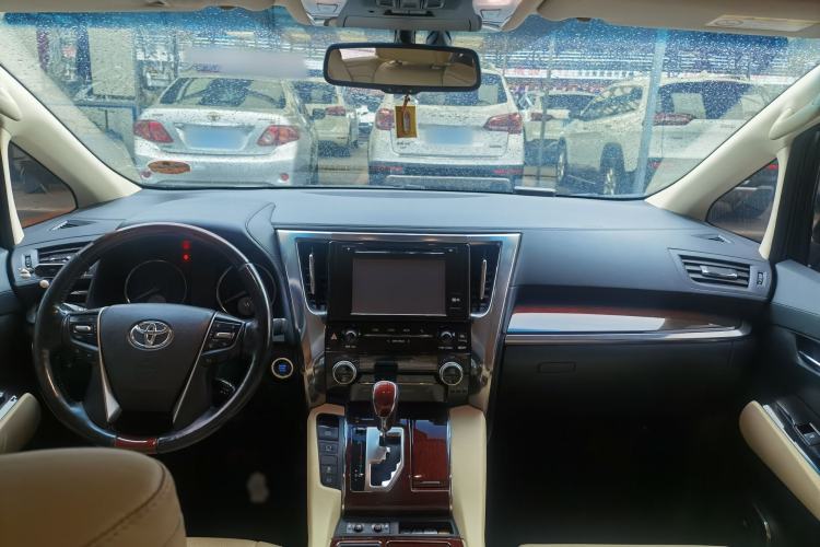 Used Toyota Alphard 2018 3.5L Luxury Edition Interior 3