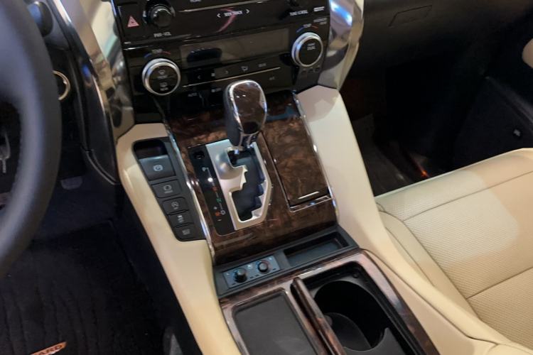 Used Toyota Alphard 2018 Revised Version 3.5L Luxury Edition Interior 5