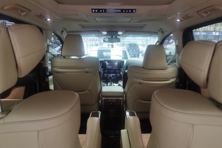 Used Toyota Alphard 2018 3.5L Luxury Edition Interior 5