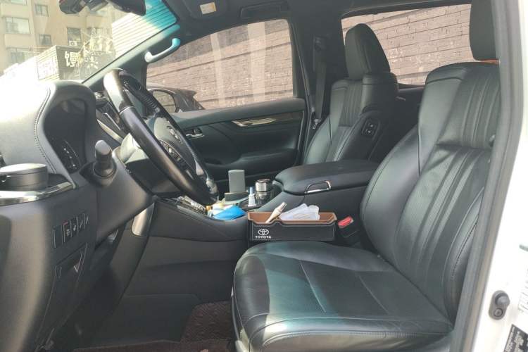 Used Toyota Alphard 2018 Revised Version 3.5L Premium Edition Left Front Seat
