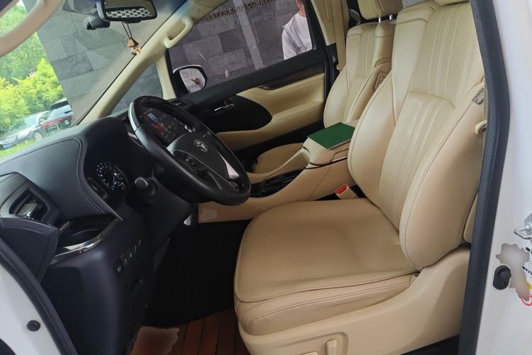 Used Toyota Alphard 2018 Revised Version 3.5L Premium Edition Left Front Seat