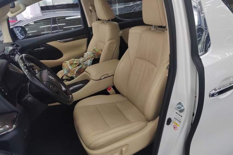 Used Toyota Alphard 2018 Revised Version 3.5L Premium Edition Left Front Seat