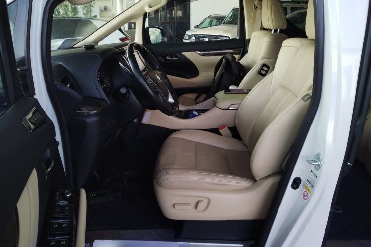 Used Toyota Alphard 2018 Revised Version 3.5L Premium Edition Left Front Seat