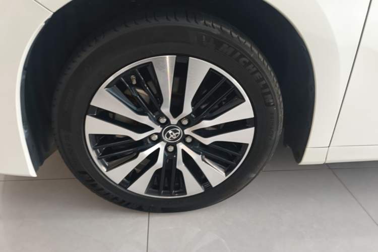 Used Toyota Alphard 2018 Revised Version 3.5L Premium Edition Left Front Wheel Hub