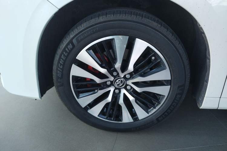 Used Toyota Alphard 2018 Revised Version 3.5L Premium Edition Left Front Wheel Hub