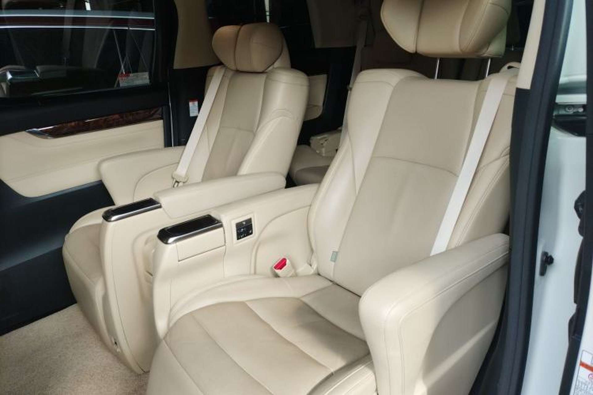 Used Toyota Alphard 2018 Revised Version 3.5L Luxury Edition Left Rear Seat