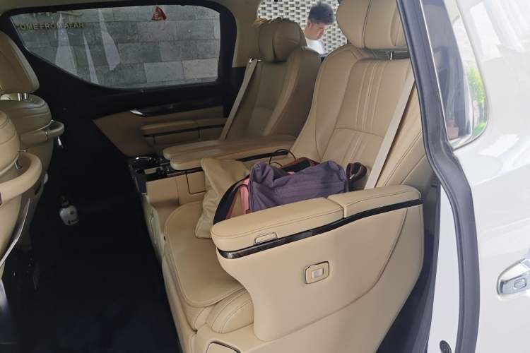 Used Toyota Alphard 2018 Revised Version 3.5L Premium Edition Left Rear Seat