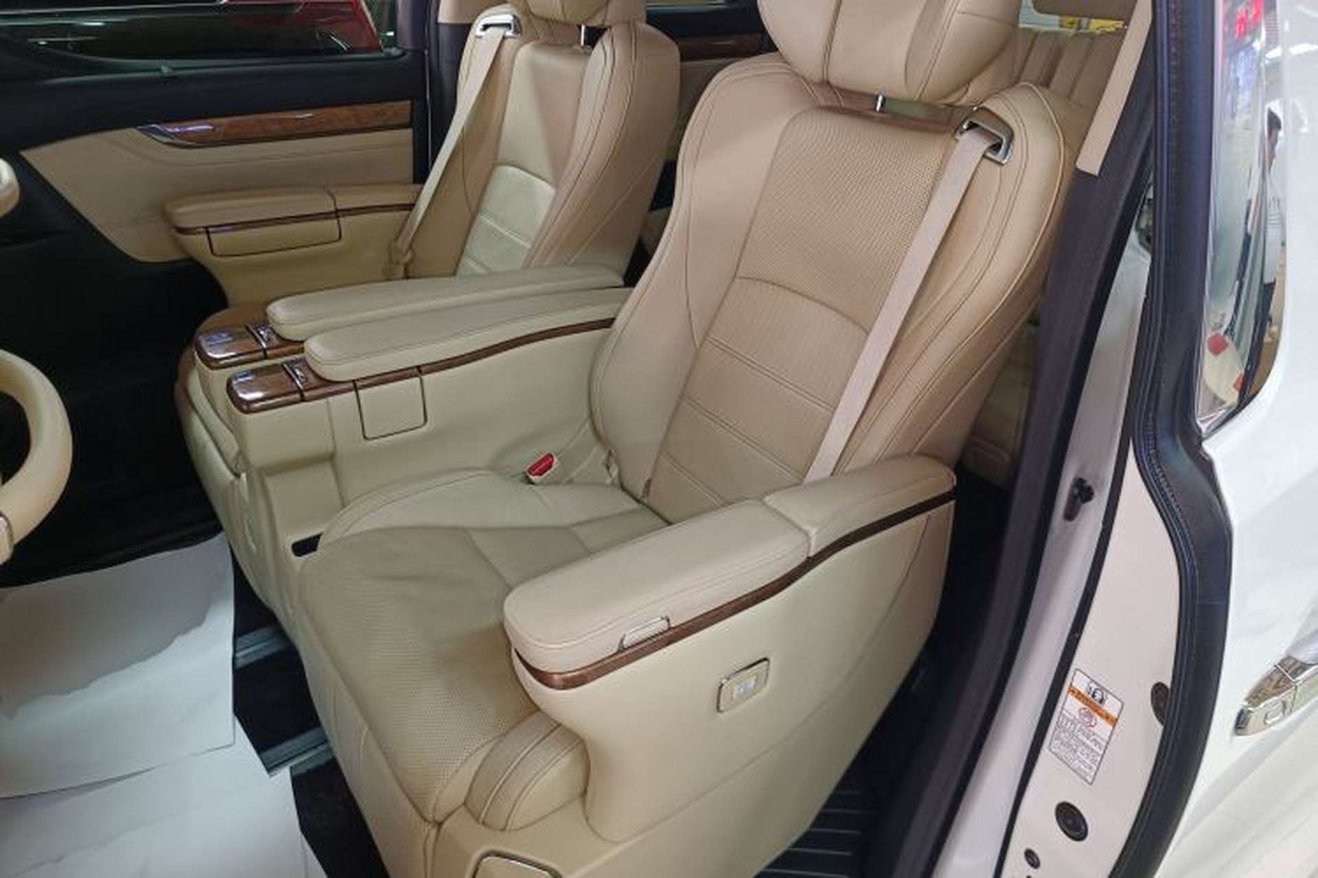 Used Toyota Alphard 2018 3.5L Prestige Edition Left Rear Seat