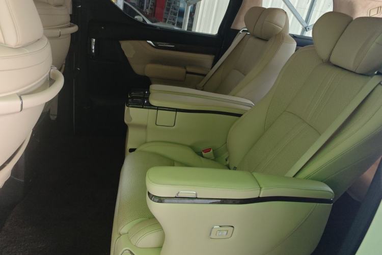 Used Toyota Alphard 2018 Revised Version 3.5L Premium Edition Left Rear Seat