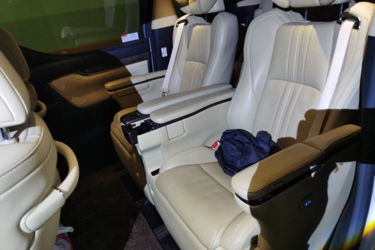 Used Toyota Alphard 2018 Revised Version 3.5L Premium Edition Left Rear Seat