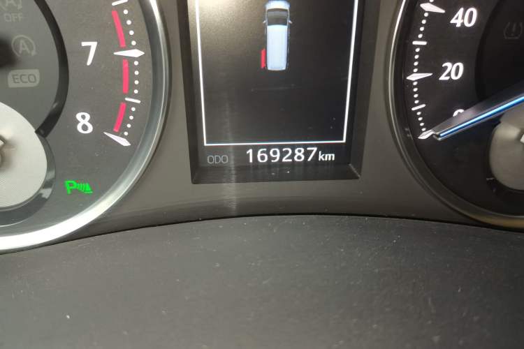 Used Toyota Alphard 2018 3.5L Luxury Edition Odometer Close Up