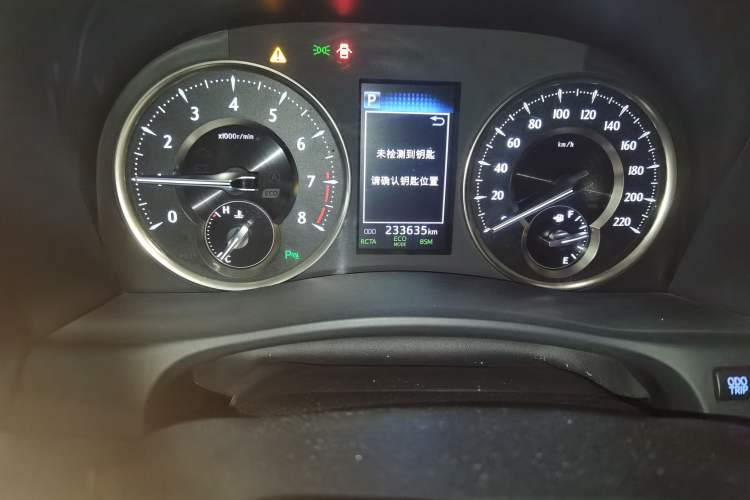 Used Toyota Alphard 2018 Revised Version 3.5L Premium Edition Odometer Close Up