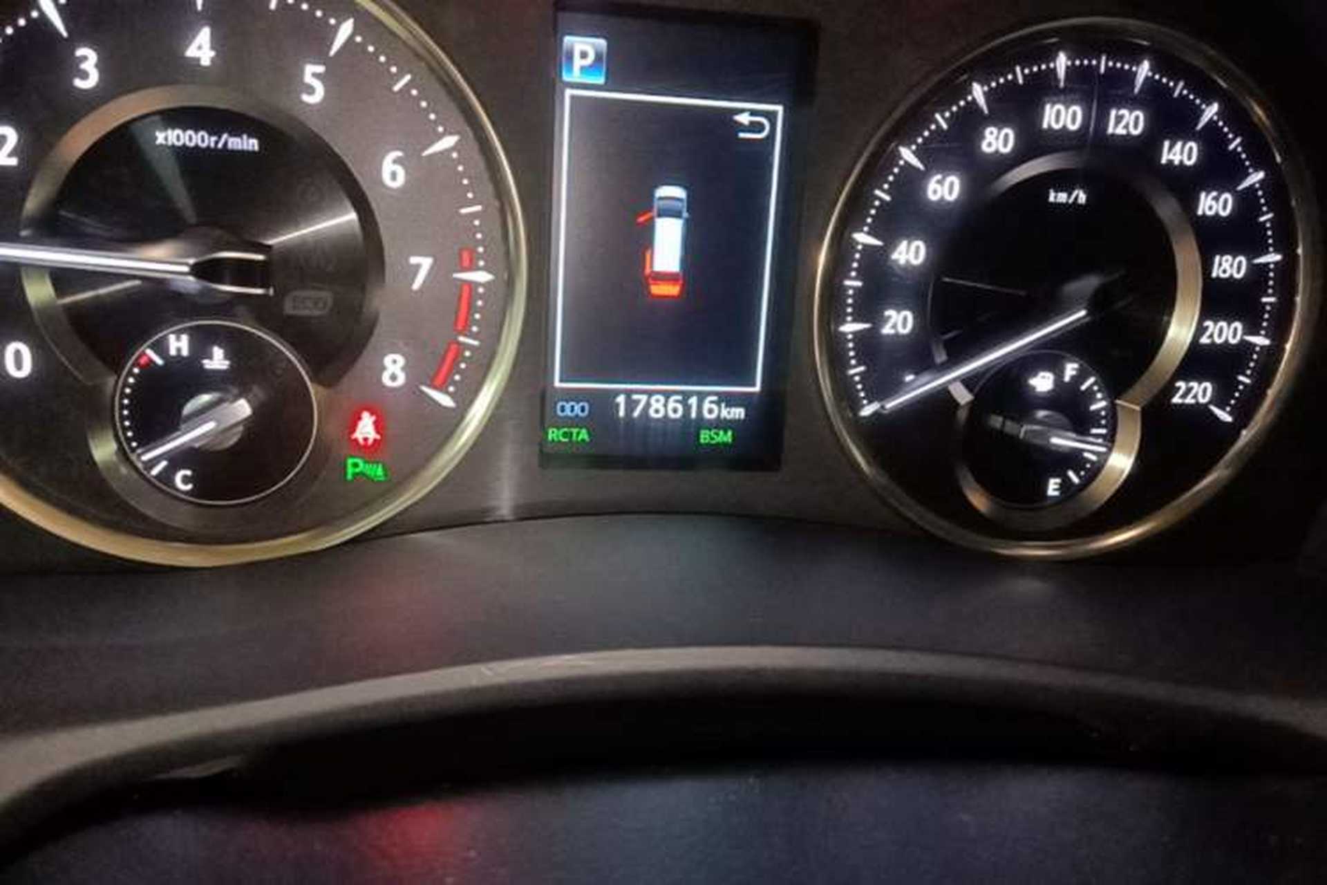 Used Toyota Alphard 2018 Revised Version 3.5L Luxury Edition Odometer Close Up