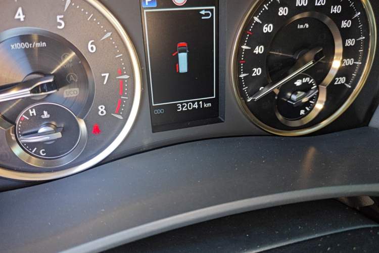 Used Toyota Alphard 2018 Revised Version 3.5L Premium Edition Odometer Close Up