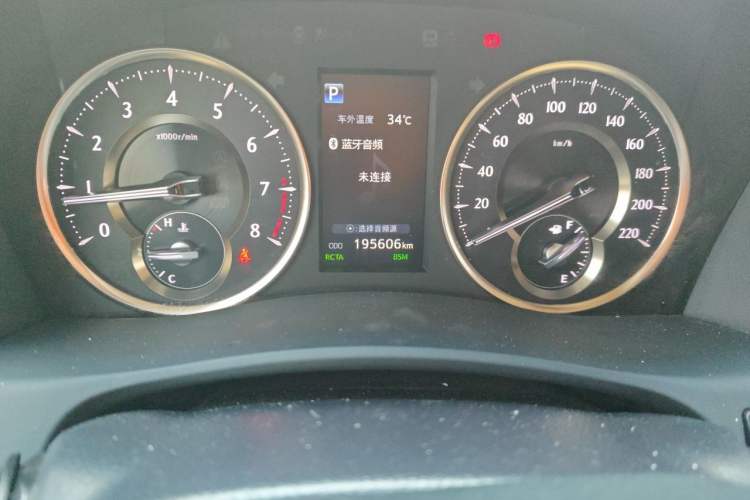 Used Toyota Alphard 2018 Revised Version 3.5L Premium Edition Odometer Close Up