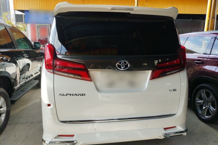 Used Toyota Alphard 2018 Revised Version 3.5L Luxury Edition Rear