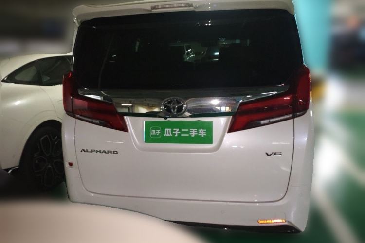 Used Toyota Alphard 2018 Revised Version 3.5L Luxury Edition Rear