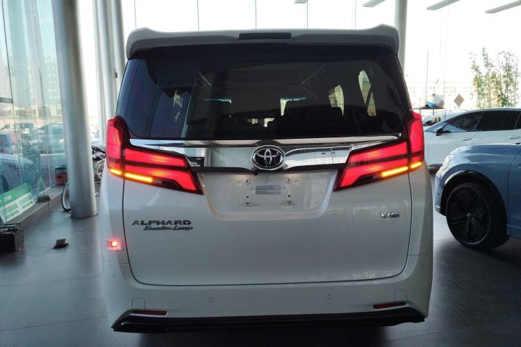 Used Toyota Alphard 2018 Revised Version 3.5L Premium Edition Rear