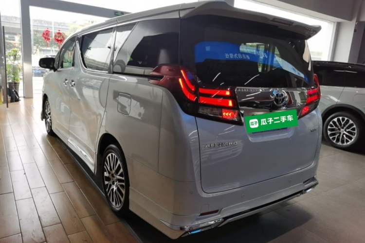 Used Toyota Alphard 2018 3.5L Luxury Edition Rear Left 45 Deg