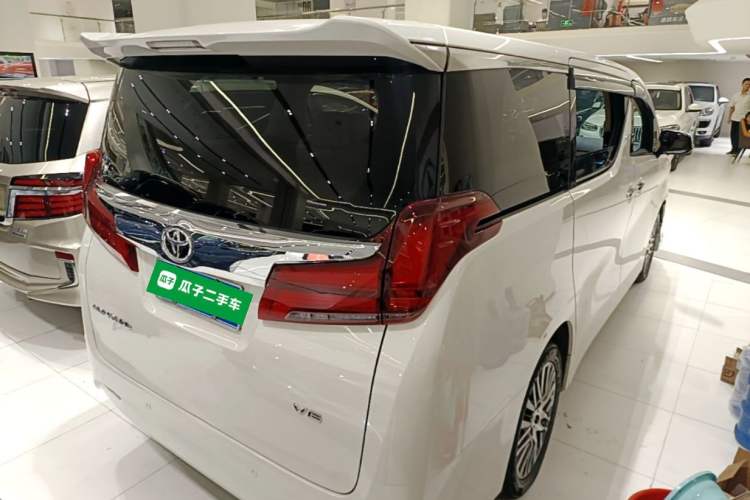 Used Toyota Alphard 2018 3.5L Luxury Edition Rear Right 45 Deg