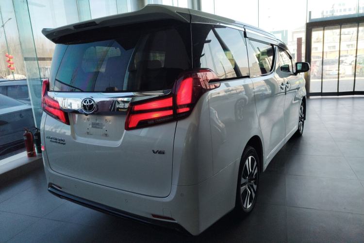 Used Toyota Alphard 2018 Revised Version 3.5L Premium Edition Rear Right 45 Deg