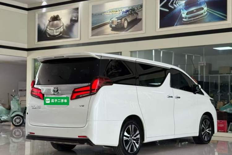 Used Toyota Alphard 2018 Revised Version 3.5L Premium Edition Rear Right 45 Deg