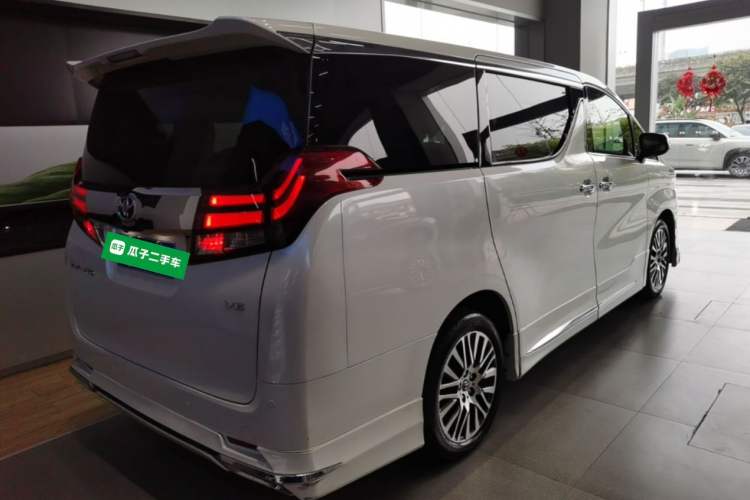 Used Toyota Alphard 2018 3.5L Luxury Edition Rear Right 45 Deg