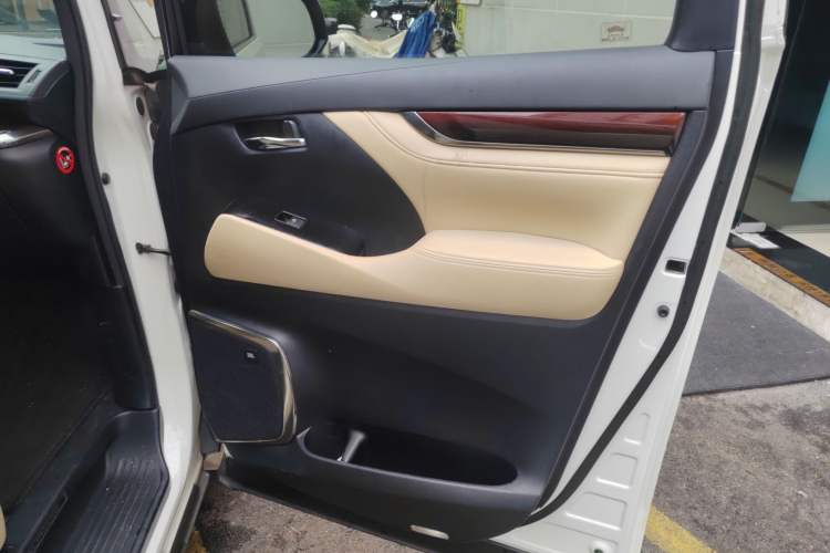 Used Toyota Alphard 2018 3.5L Luxury Edition Right Front Door Interior