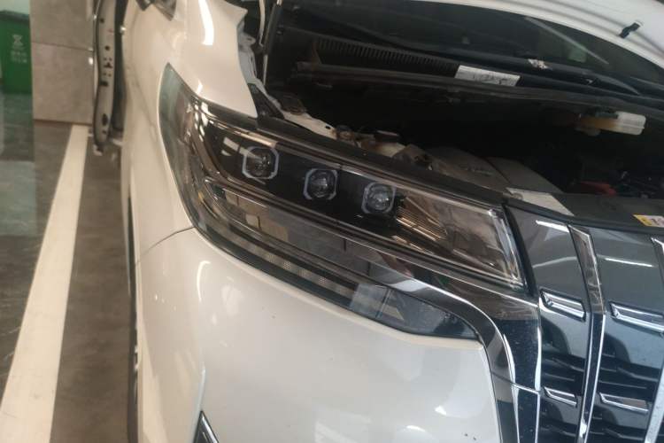 Used Toyota Alphard 2018 Revised Version 3.5L Luxury Edition Right Front Headlight