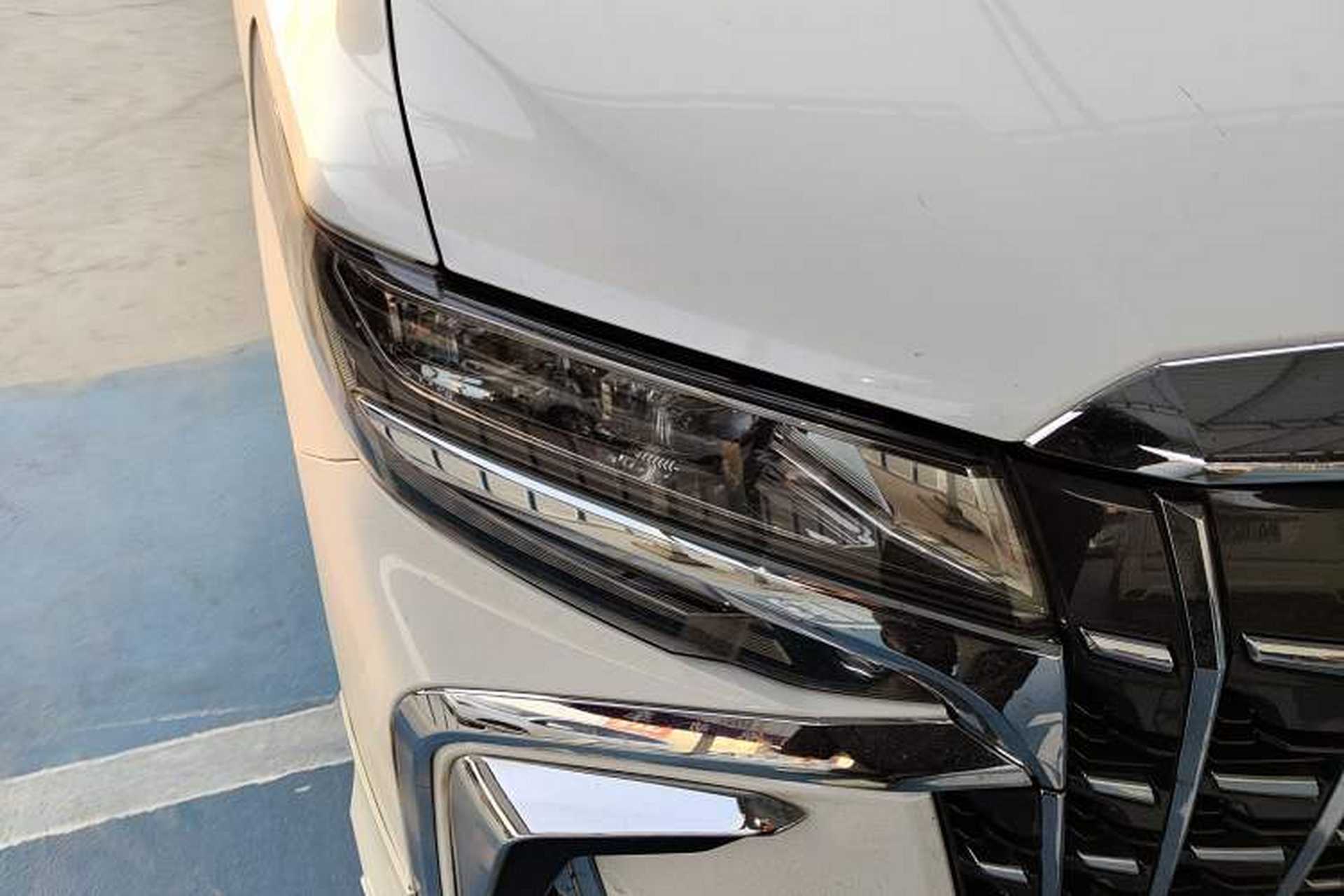 Used Toyota Alphard 2018 Revised Version 3.5L Luxury Edition Right Front Headlight
