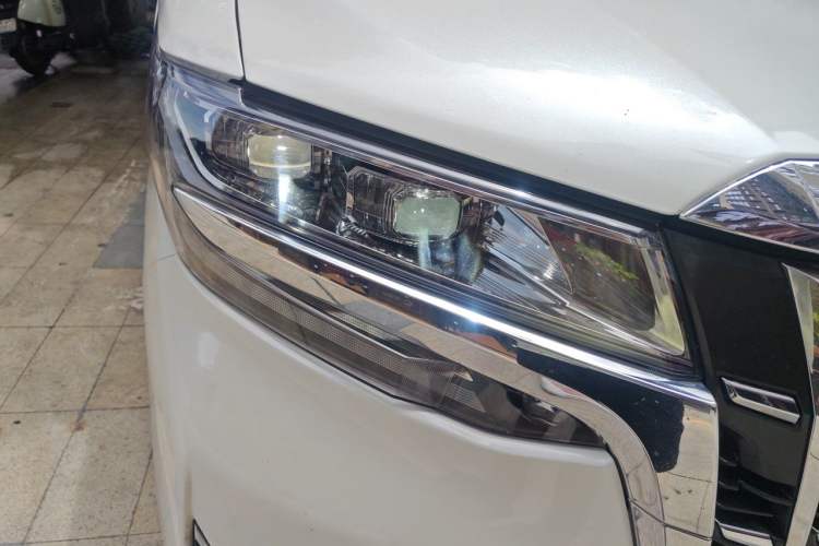 Used Toyota Alphard 2018 Revised Version 3.5L Luxury Edition Right Front Headlight