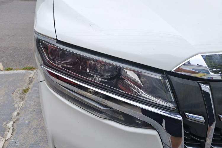 Used Toyota Alphard 2018 Revised Version 3.5L Luxury Edition Right Front Headlight