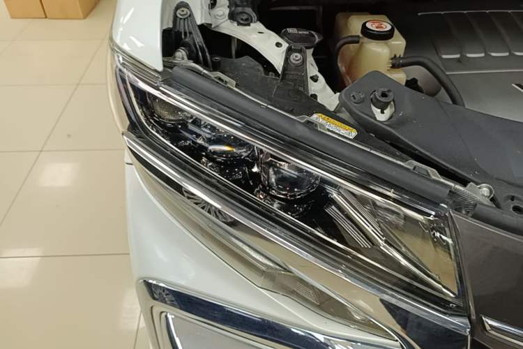 Used Toyota Alphard 2018 3.5L Prestige Edition Right Front Headlight