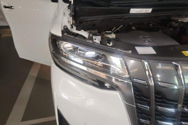 Used Toyota Alphard 2018 Revised Version 3.5L Luxury Edition Right Front Headlight