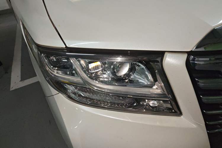 Used Toyota Alphard 2018 3.5L Prestige Edition Right Front Headlight