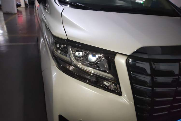 Used Toyota Alphard 2018 3.5L Prestige Edition Right Front Headlight