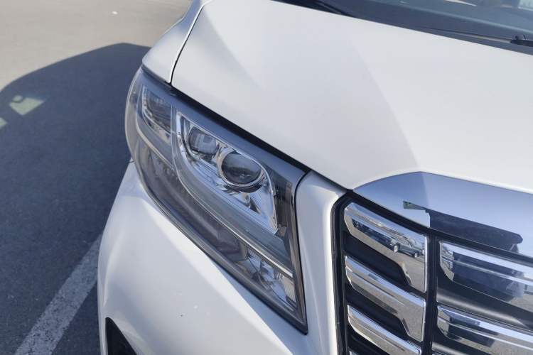 Used Toyota Alphard 2018 3.5L Luxury Edition Right Front Headlight