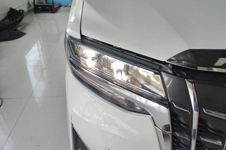 Used Toyota Alphard 2018 Revised Version 3.5L Premium Edition Right Front Headlight