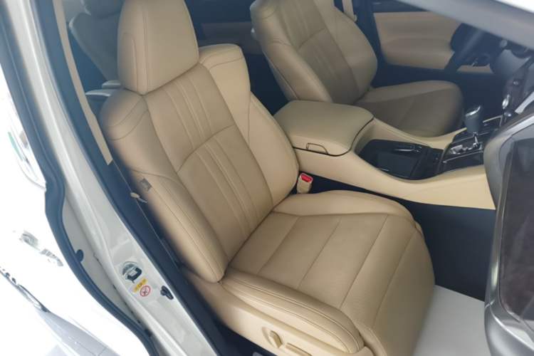 Used Toyota Alphard 2018 Revised Version 3.5L Premium Edition Right Front Seat