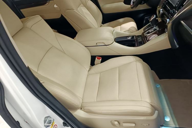 Used Toyota Alphard 2018 3.5L Luxury Edition Right Front Seat