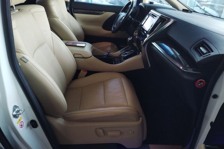 Used Toyota Alphard 2018 Revised Version 3.5L Premium Edition Right Front Seat