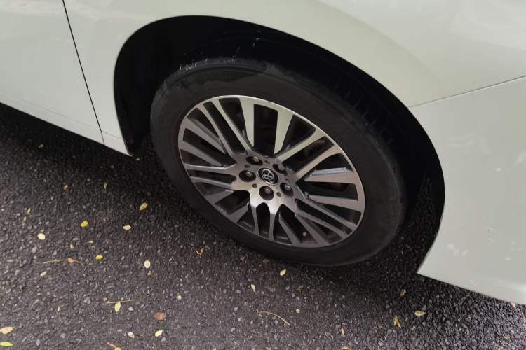 Used Toyota Alphard 2018 3.5L Luxury Edition Right Front Wheel Hub