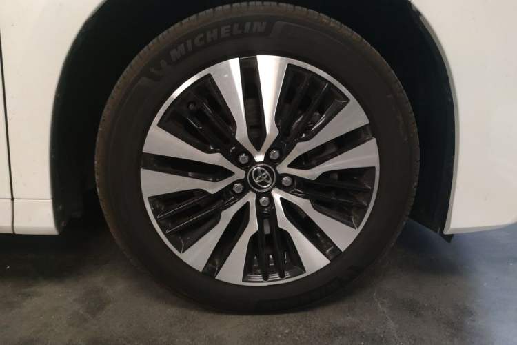 Used Toyota Alphard 2018 Revised Version 3.5L Luxury Edition Right Front Wheel Hub