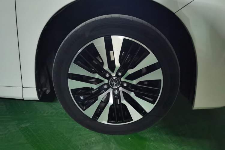 Used Toyota Alphard 2018 Revised Version 3.5L Premium Edition Right Front Wheel Hub
