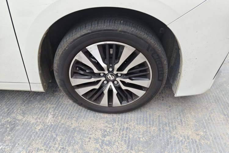 Used Toyota Alphard 2018 Revised Version 3.5L Luxury Edition Right Front Wheel Hub